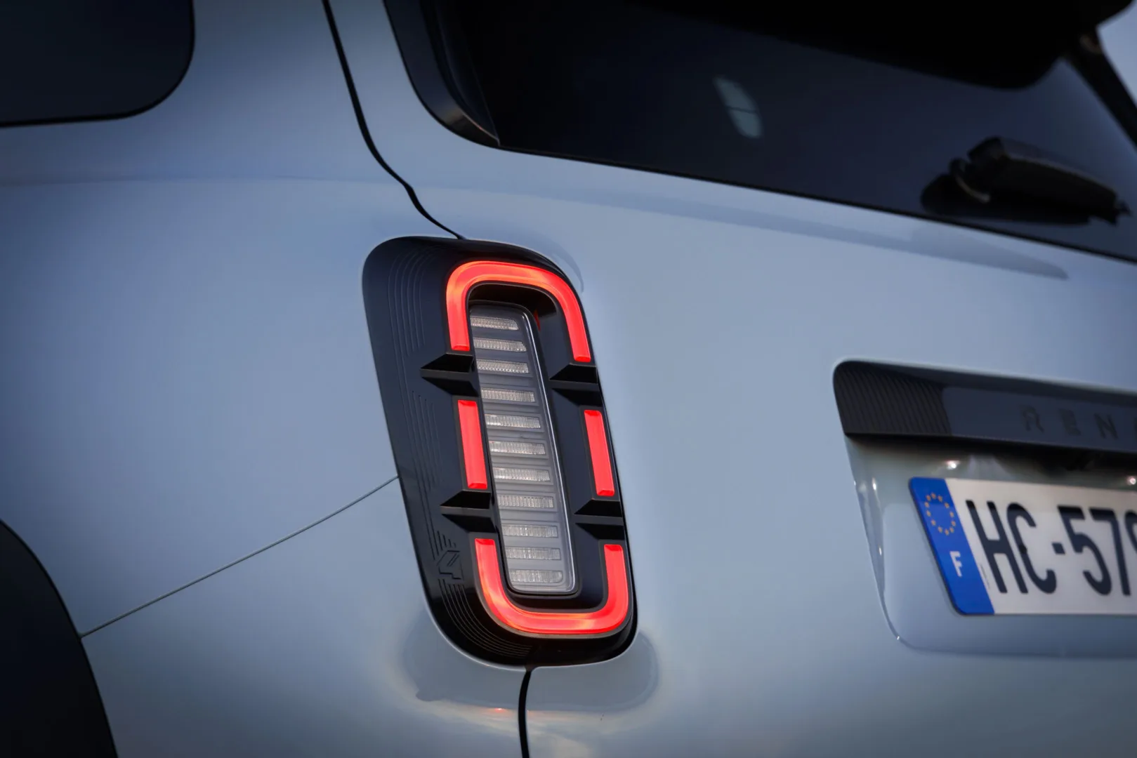 Renault 4 E Tech Electric 10