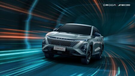 Omoda 5 Anniversary: il SUV Full Optional a 99€ al mese per festeggiare il primo anno in Italia omoda 5 anniversary