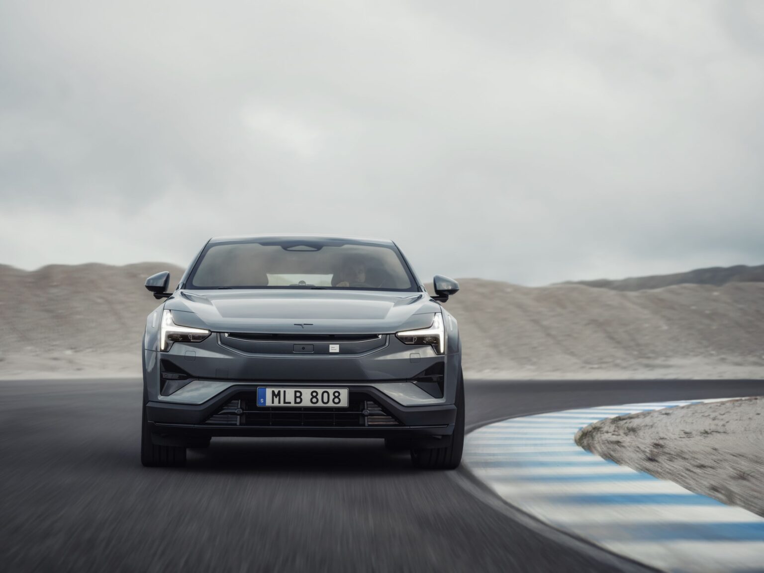 Polestar 3 2026: ora a 800 Volt, più veloce in ricarica, più potente e con nuovo processore NVIDIA polestar 3 model year 2026