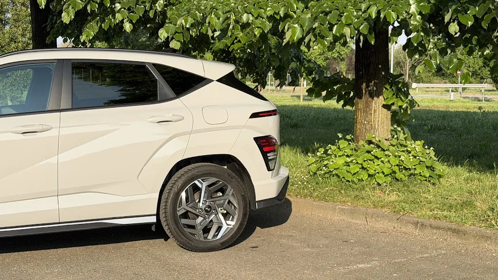 Hyundai Kona HEV