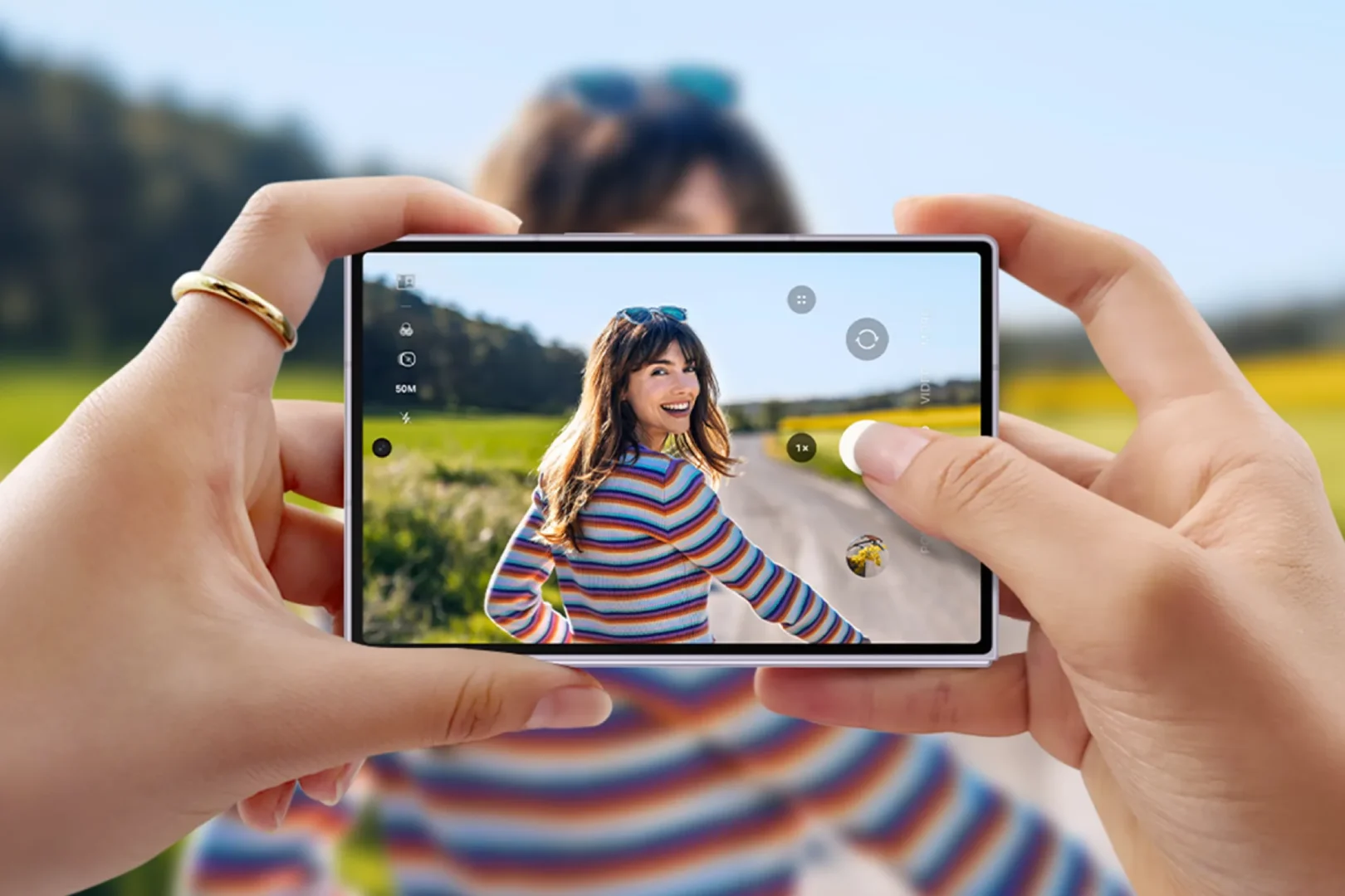 6.Samsung Galaxy Z Fold8 Camera Dual 50MP