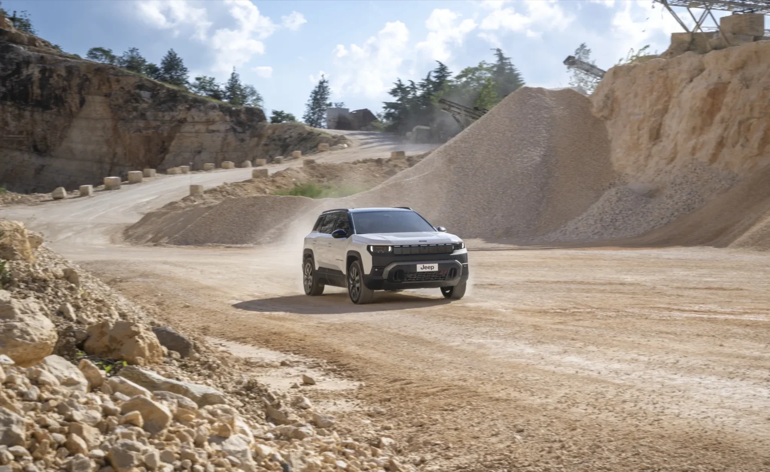 Jeep Compass 4xe: prova nel vero fuoristrada e perché l’elettrico è un vantaggio in offroad jeep compass 4xe