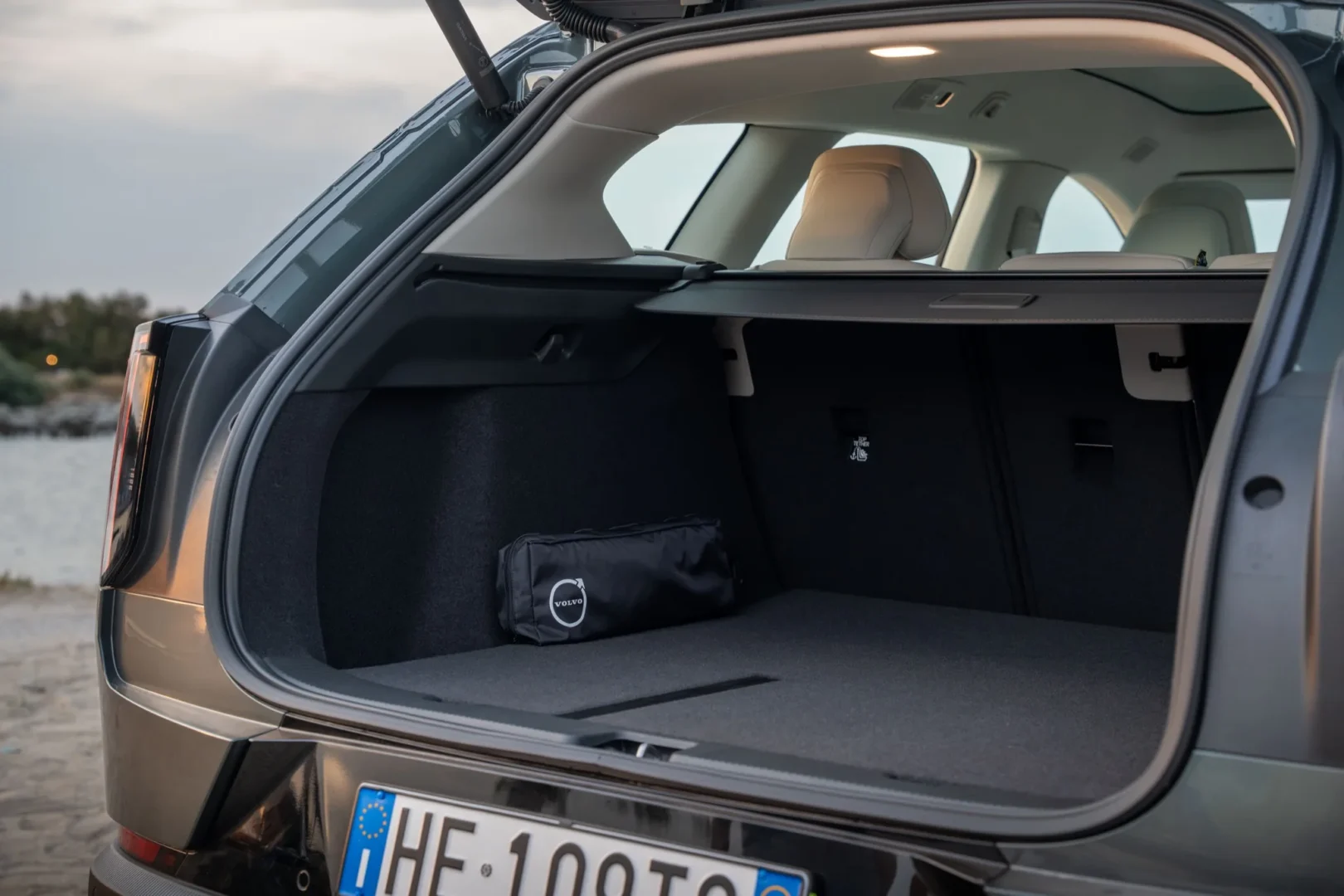 volvo ex60 bagagliaio