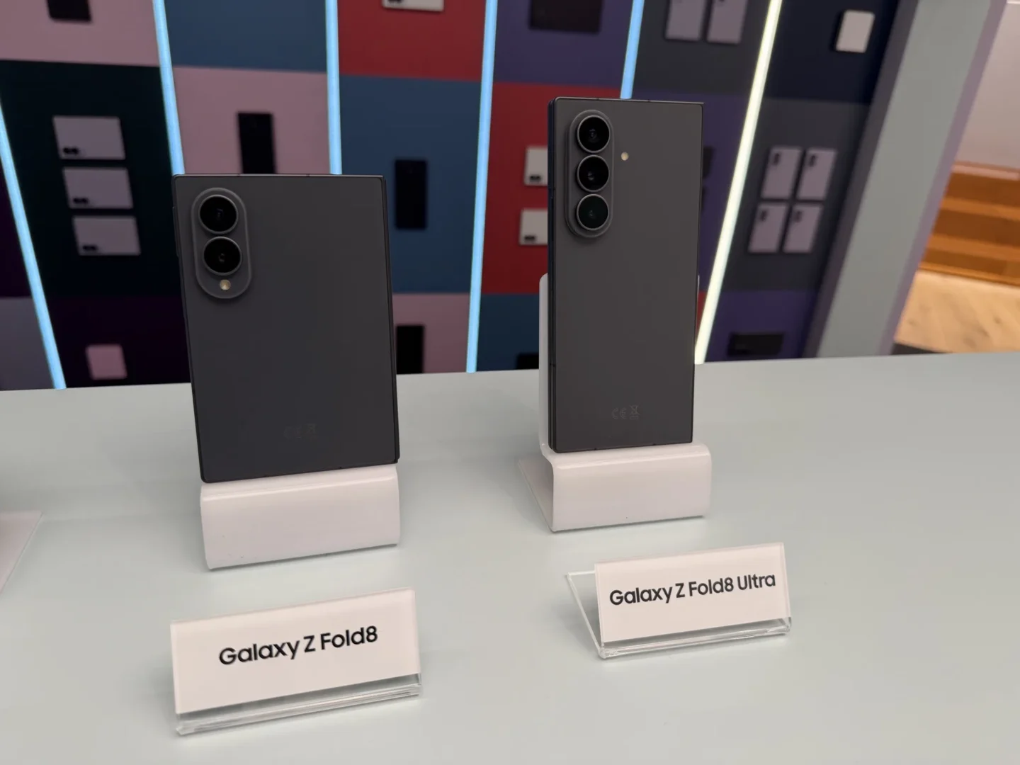 samsung galaxy z fold8 vs z fold8 ultra6