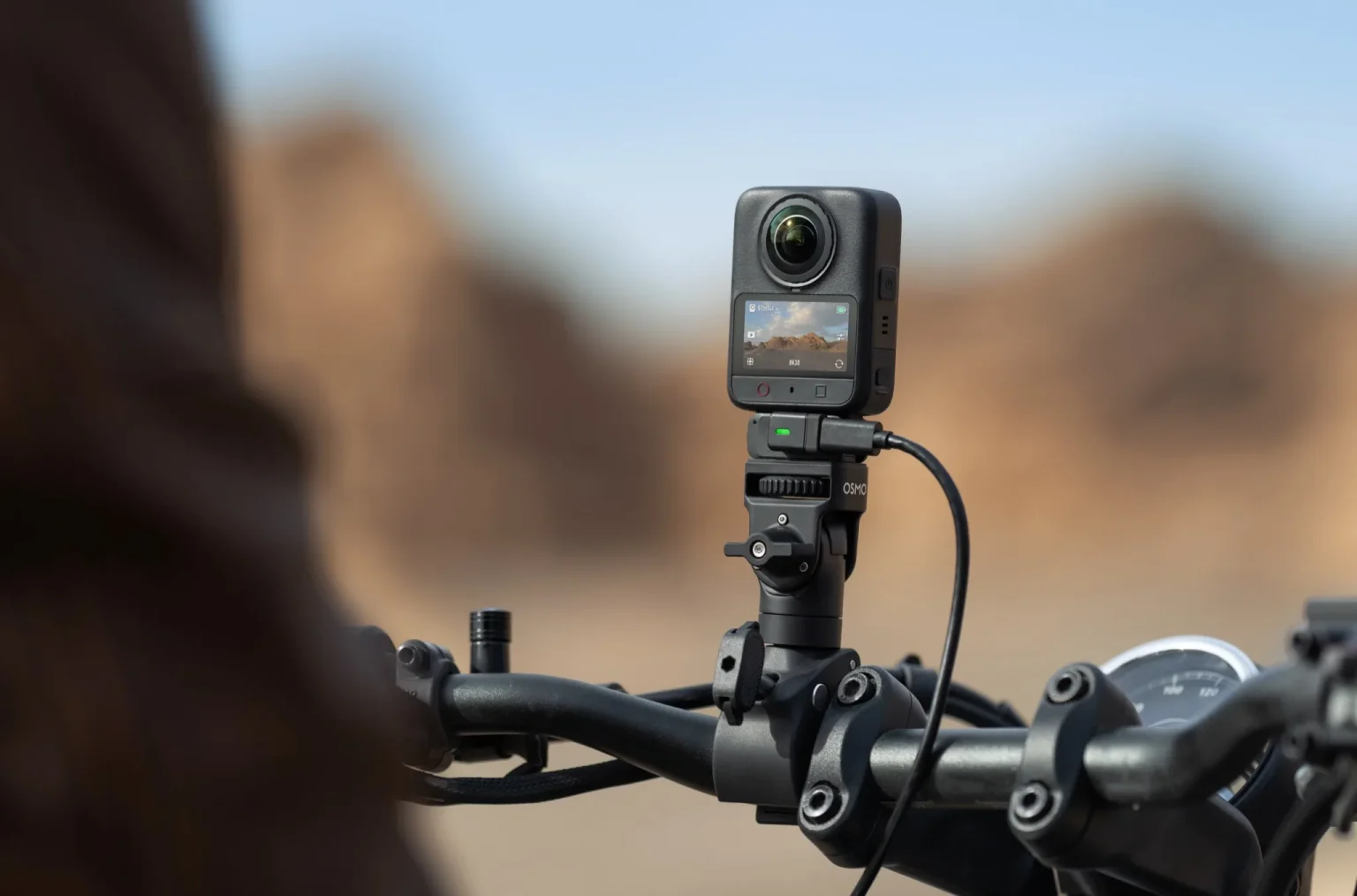Nuova DJI Osmo 360 II: obiettivi sostituibili e sensore da 1 pollice, tutte le novità e il prezzo in Italia dji osmo 360 ii