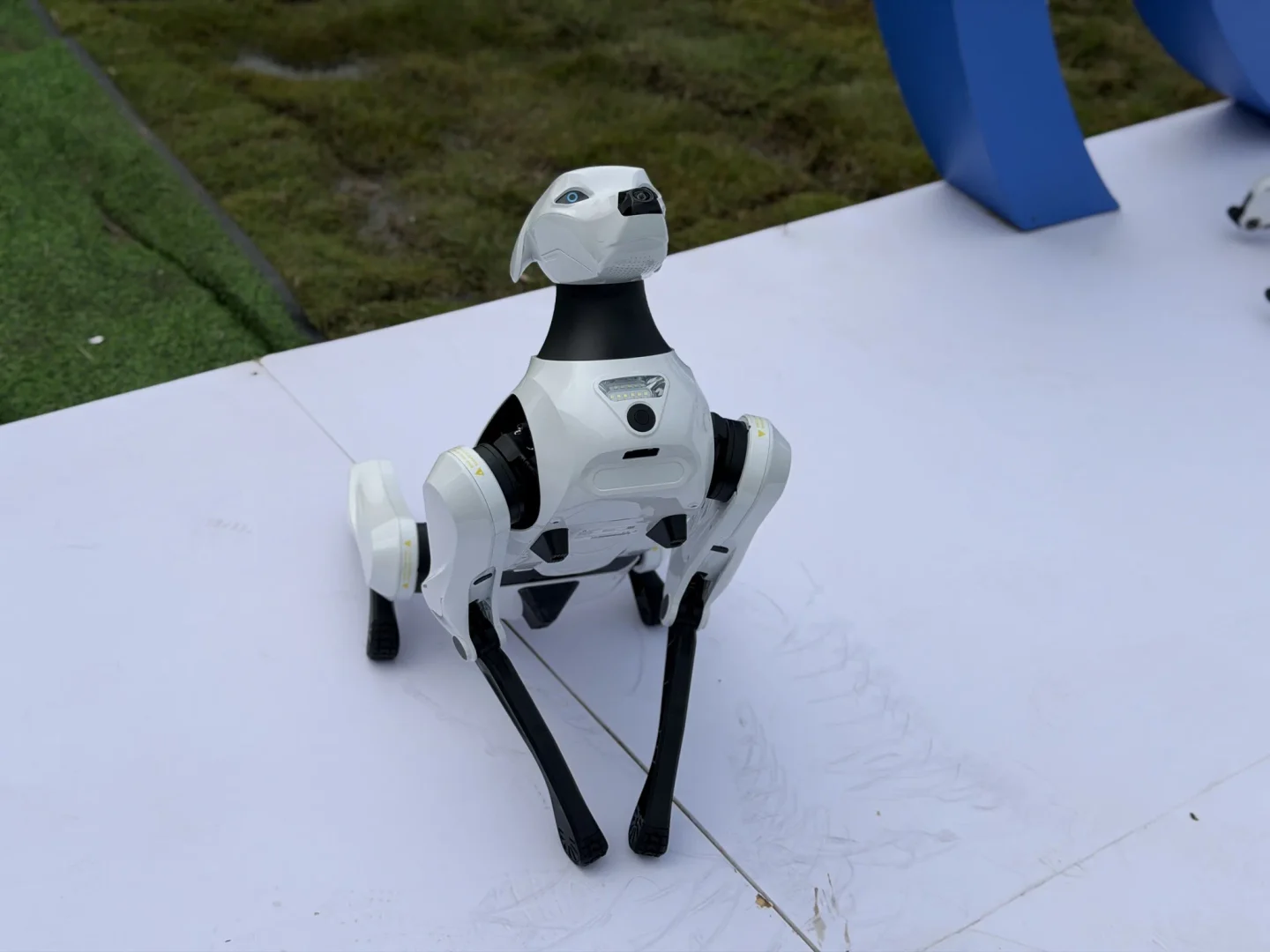 aimoga cane robot