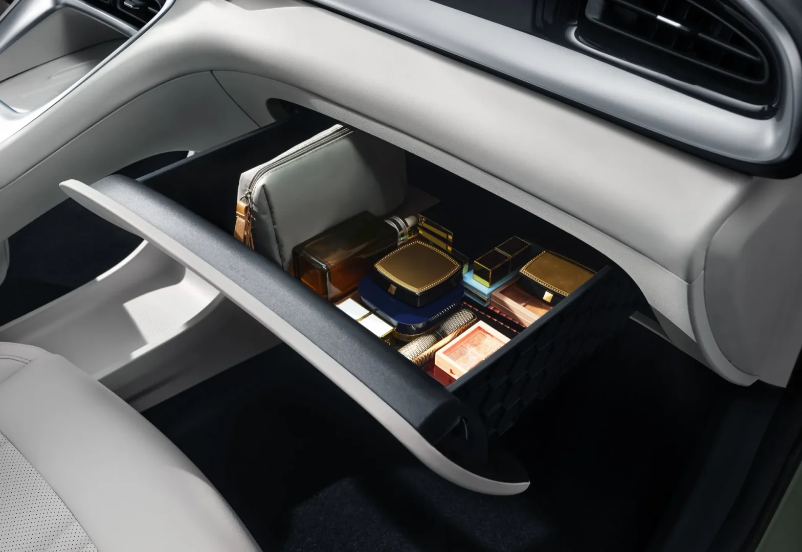 Geely E2 15