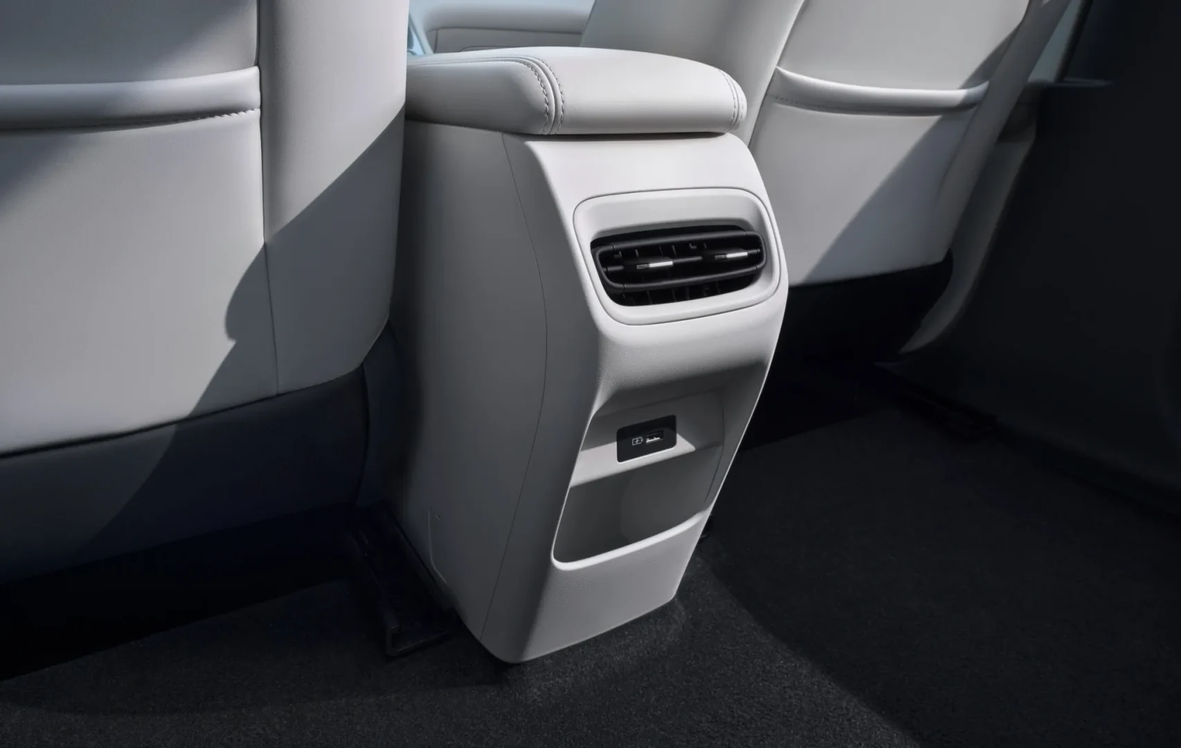 Geely E2 16