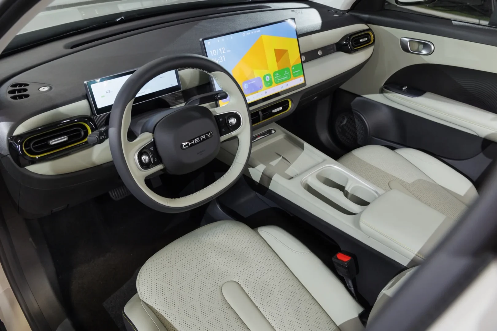 chery q interni