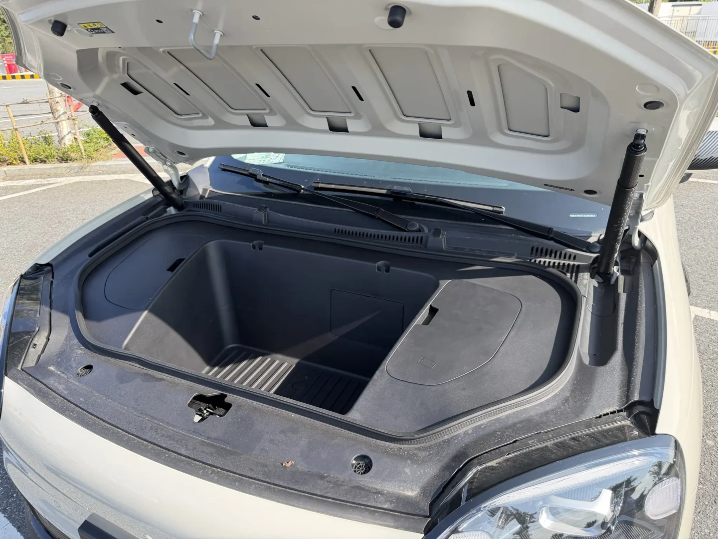 chery q frunk