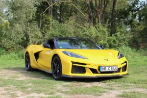 Chevrolet Corvette E-ray: ibrida sì, ma dal carattere Born in the USA | Video Chevrolet Corvette E-ray: ibrida sì, ma dal carattere Born in the USA | Video