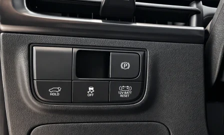 Batteria a terra? Kona e Tucson ibride hanno un tasto magico, addio carroattrezzi hyundai 12v battery reset
